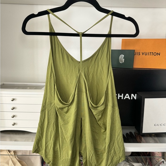 Lululemon Yoga Tank - Picture 4 of 6